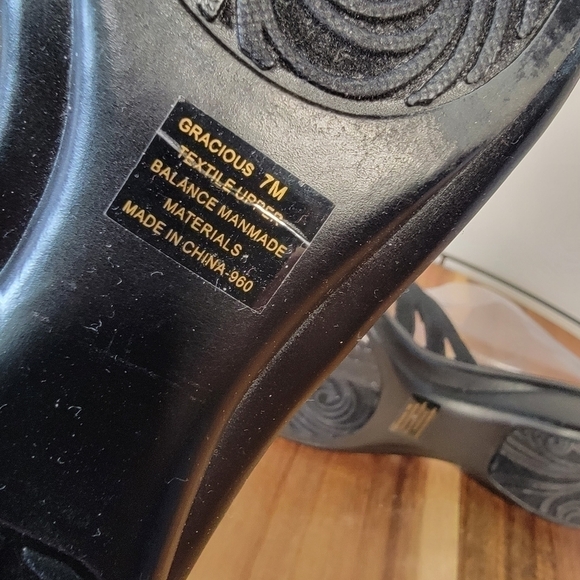 Impo Gracious Black Strappy stretch slip on sandals Size 7 - Picture 15 of 16